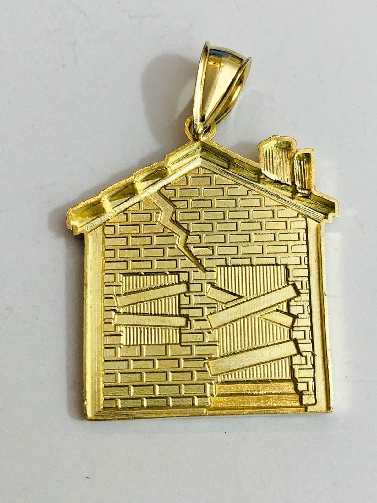 Trap House 10K Gold Pendant – Devon Jeweler